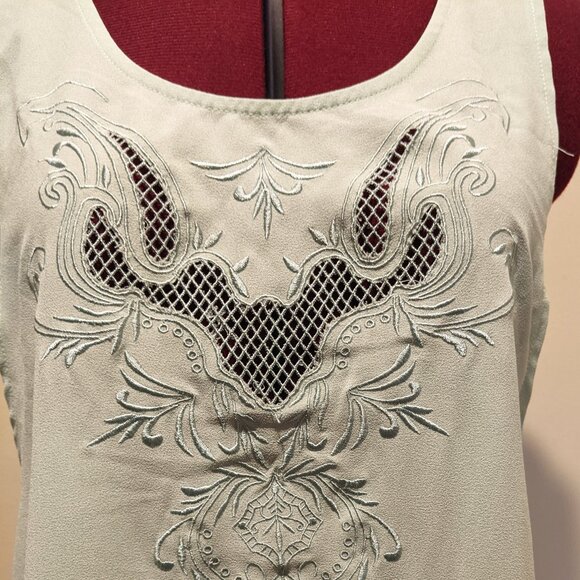 Cecico Mint Green Embroidered Cutout Tank Top – Size S - Picture 5 of 14